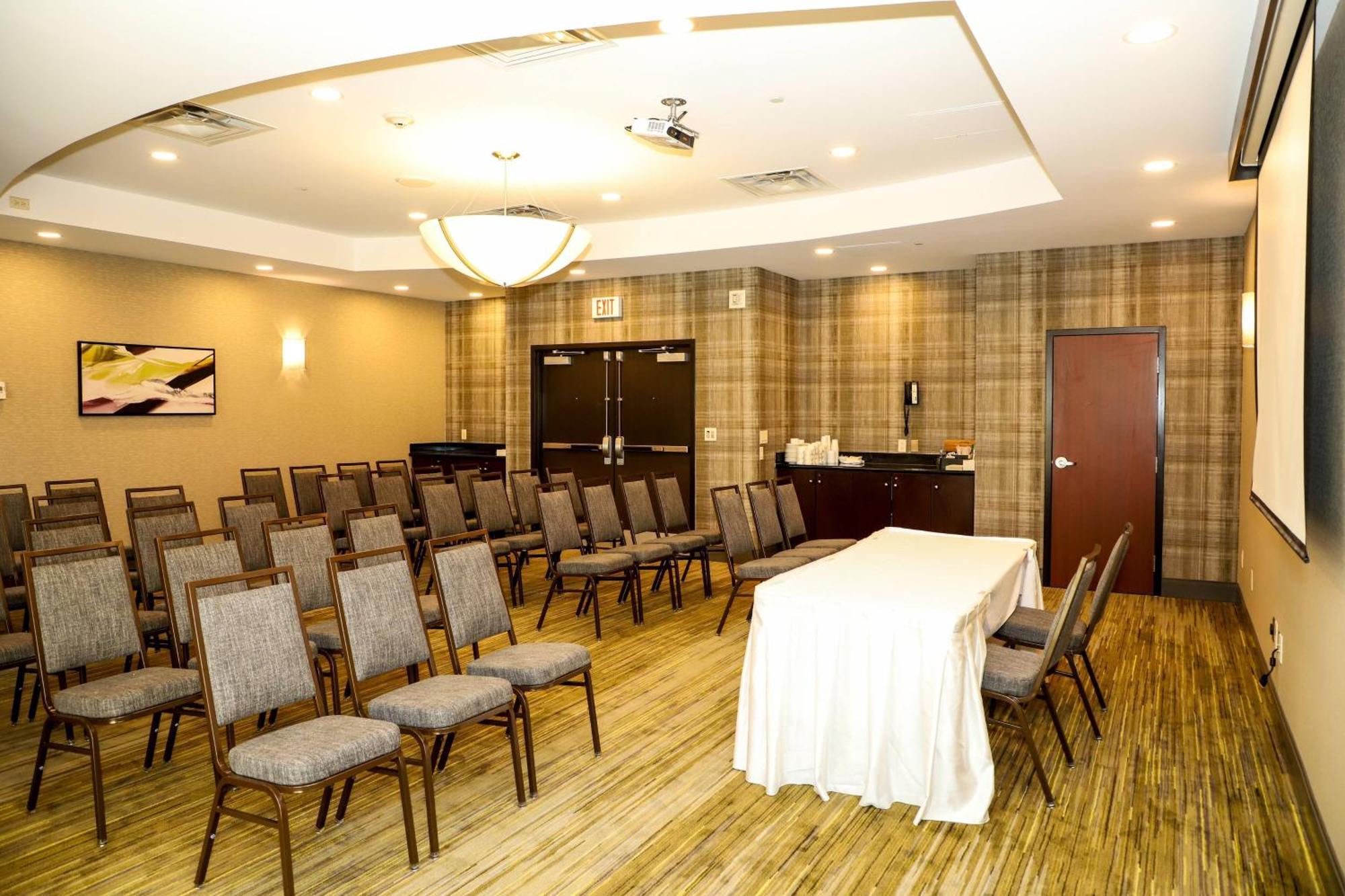 Courtyard By Marriott Toronto Brampton Hotel Bagian luar foto