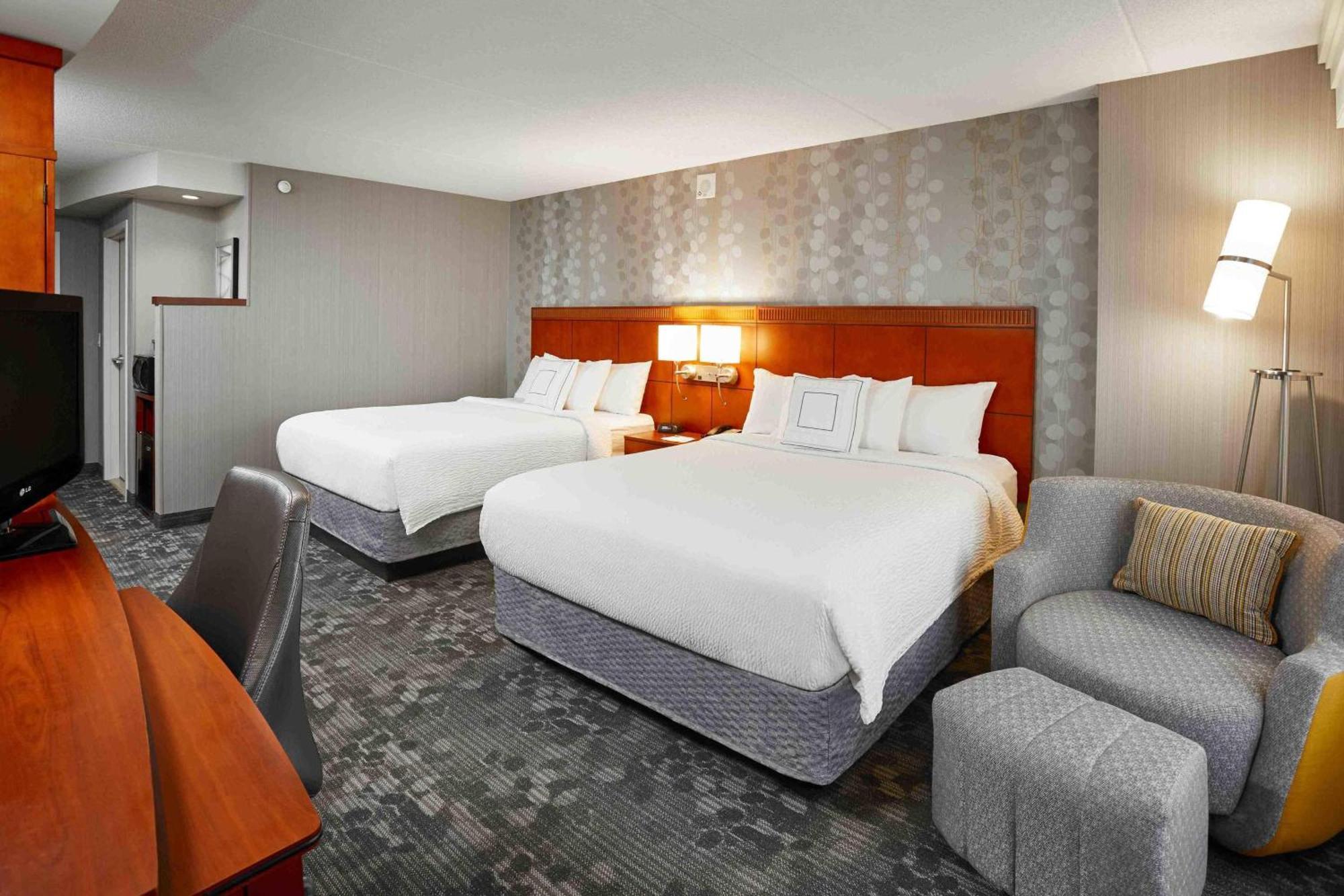Courtyard By Marriott Toronto Brampton Hotel Bagian luar foto