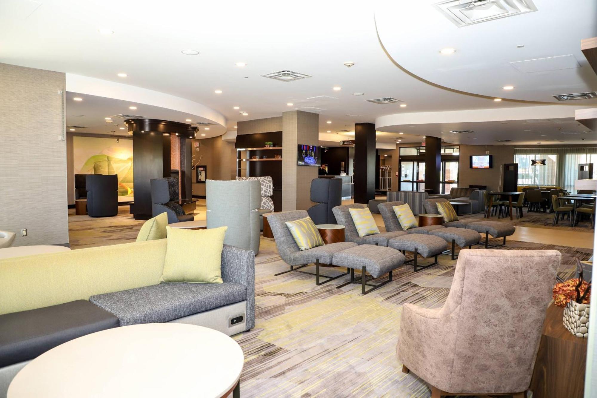 Courtyard By Marriott Toronto Brampton Hotel Bagian luar foto