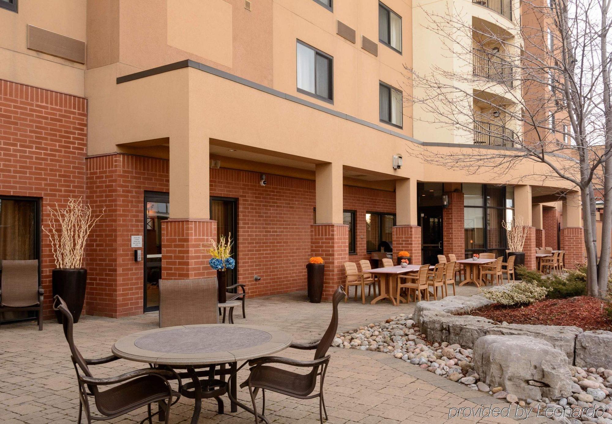 Courtyard By Marriott Toronto Brampton Hotel Bagian luar foto
