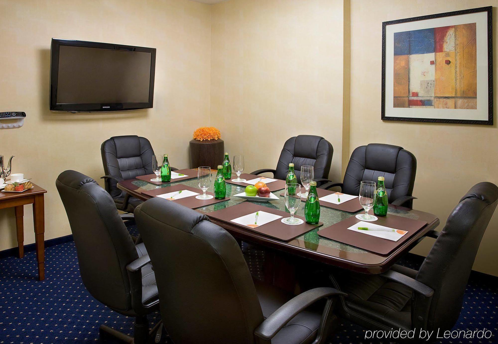 Courtyard By Marriott Toronto Brampton Hotel Bagian luar foto