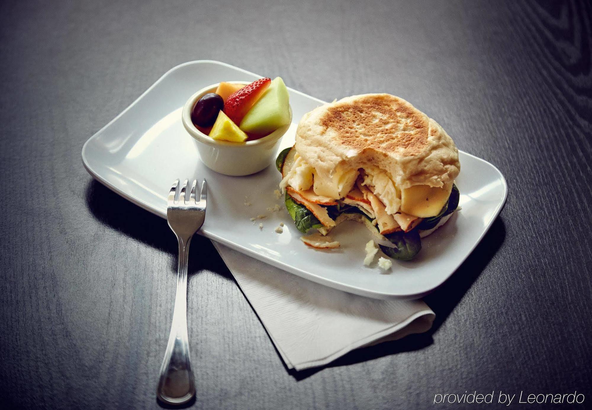 Courtyard By Marriott Toronto Brampton Hotel Bagian luar foto